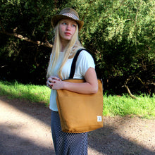 Load image into Gallery viewer, Aria Reversible Messenger: Mustard
