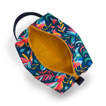 Load image into Gallery viewer, Box Zip Otomi Indigo