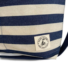 Load image into Gallery viewer, Aria Reversible Messenger: Broad Stripes