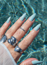 Load image into Gallery viewer, Glam & Grace - Non-Toxic Nail Polish - Poolside
