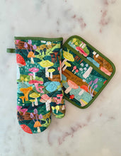 Load image into Gallery viewer, Mushroom Heaven Oven Mitt + Pot Holder Set