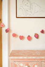 Load image into Gallery viewer, East End Press - SWEET HEARTS SEWN GARLAND
