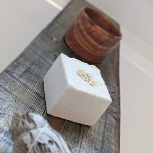 Herbal-Infused Vanilla + Oat Bath Bomb