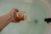 Load image into Gallery viewer, Urb Apothecary - Eucalyptus Bath - Mineral Restoring, Color Therapy Soak: 3 OZ BIODEGRADABLE ENVELOPE
