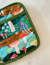 Load image into Gallery viewer, Mushroom Heaven Oven Mitt + Pot Holder Set
