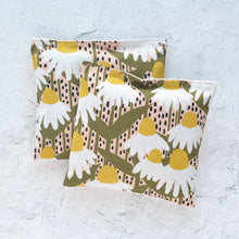 Load image into Gallery viewer, Minor Thread - Lavender Sachet Bundle in White Coneflower
