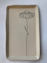Load image into Gallery viewer, Tray: Daisy
