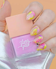 Load image into Gallery viewer, Glam &amp; Grace - Non-Toxic Nail Polish - Bubble Gum

