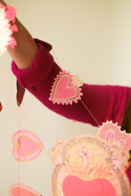 Load image into Gallery viewer, East End Press - SWEET HEARTS SEWN GARLAND
