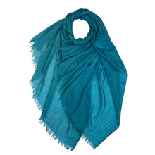 Load image into Gallery viewer, Classic plain cotton blend scarf finished with fringes
