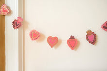 Load image into Gallery viewer, East End Press - SWEET HEARTS SEWN GARLAND
