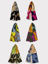 Load image into Gallery viewer, London Scarves - Retro print on cashmere blend scarf finished with fringes: Hotnavi
