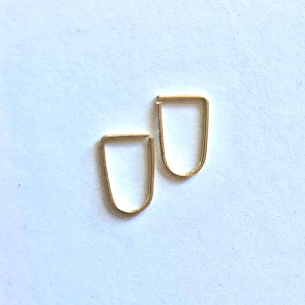 Leave-In Tiny D-Hoop Earrings Modern Every Day Sleepers