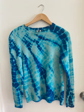 Load image into Gallery viewer, Hand Shibori Dyed Vintage Cashmere Sweater
