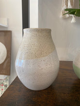 Load image into Gallery viewer, Round Belly Cream and Natural Ceramic Vase
